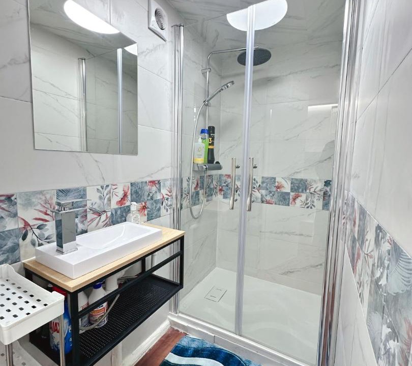 Photo of Bathroom in Villejuif