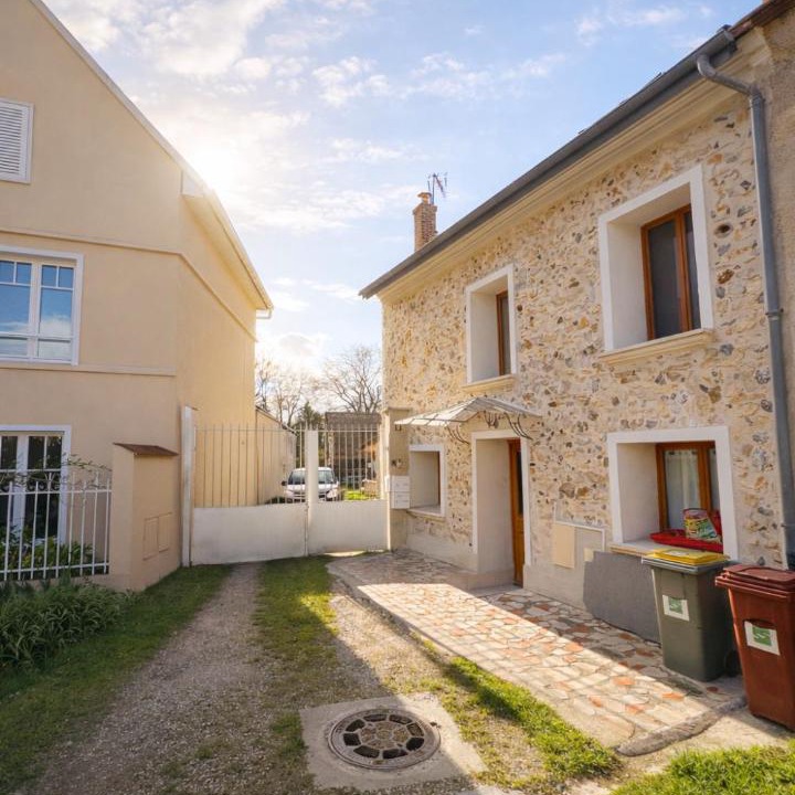 Photo of Others in Gouvernes