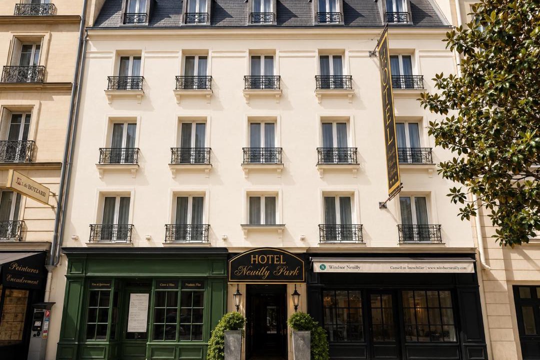 Photo of Others in Neuilly-sur-Seine