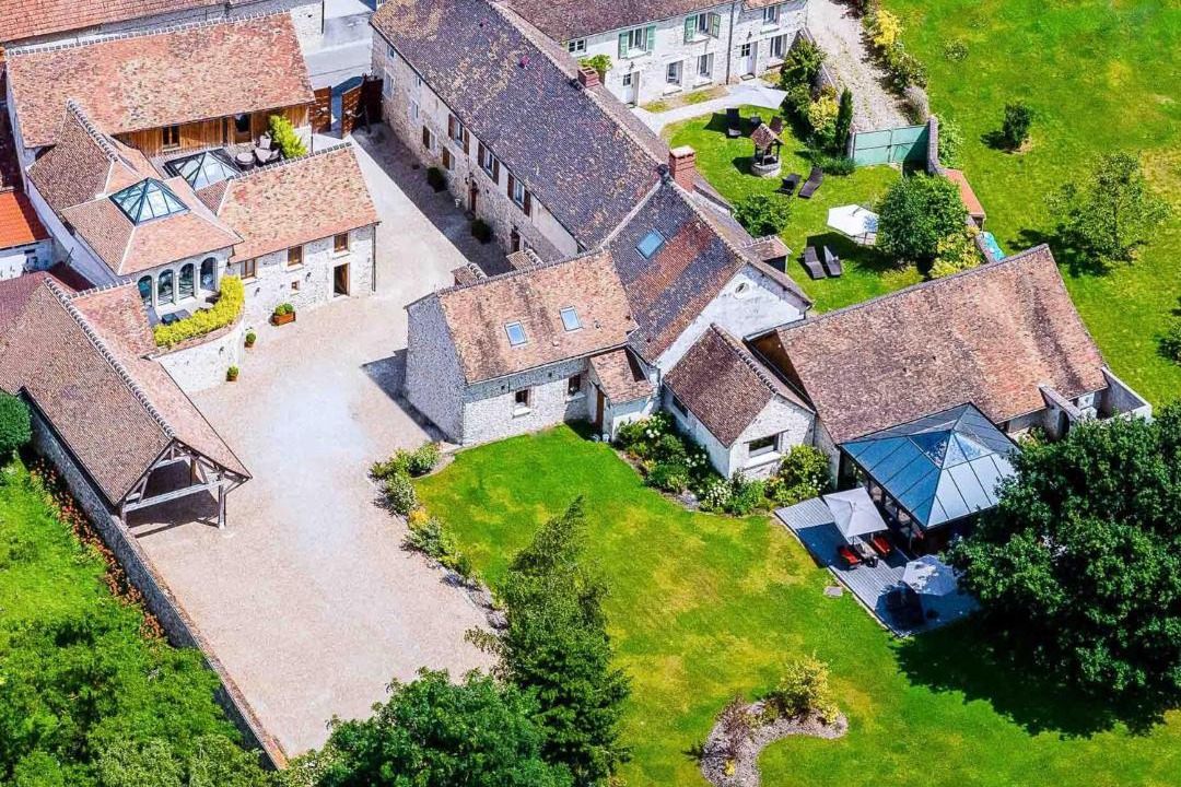 Photo of Buildings in Neuville-Bosc