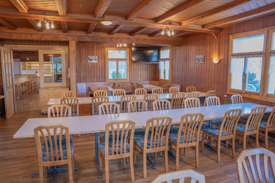 Photo of Others in Quarten