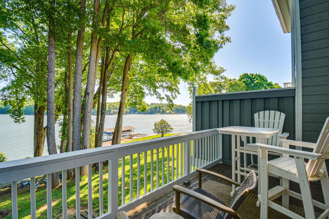 Photo of Patio Balcony in North Shore