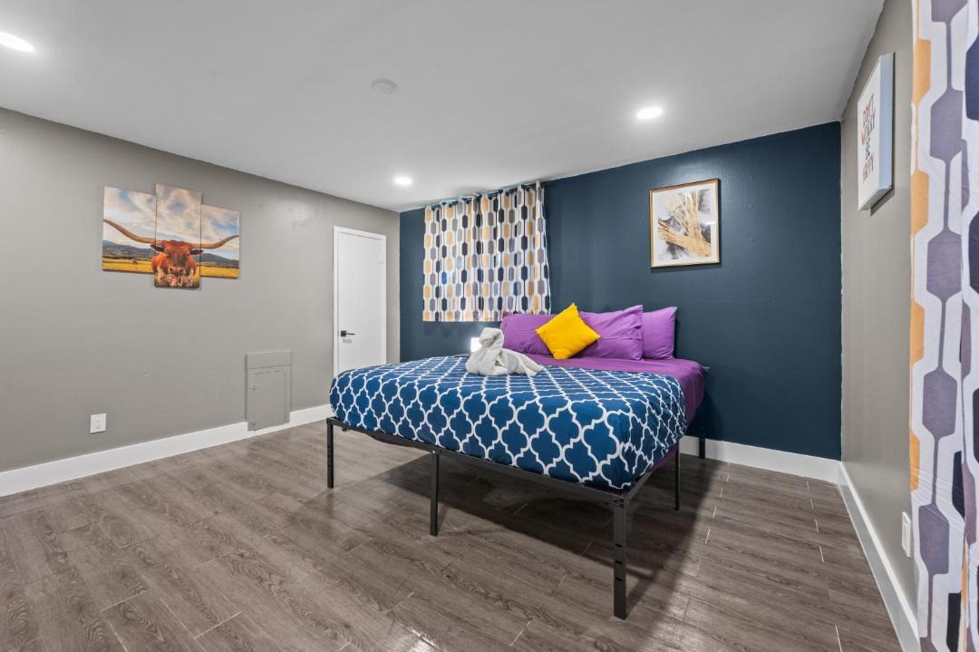 Photo of Bedroom in Neartown