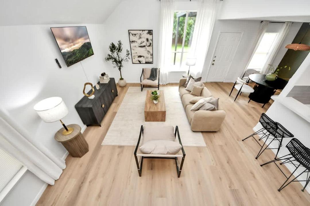 Photo of Livingroom in North Houston Gardens