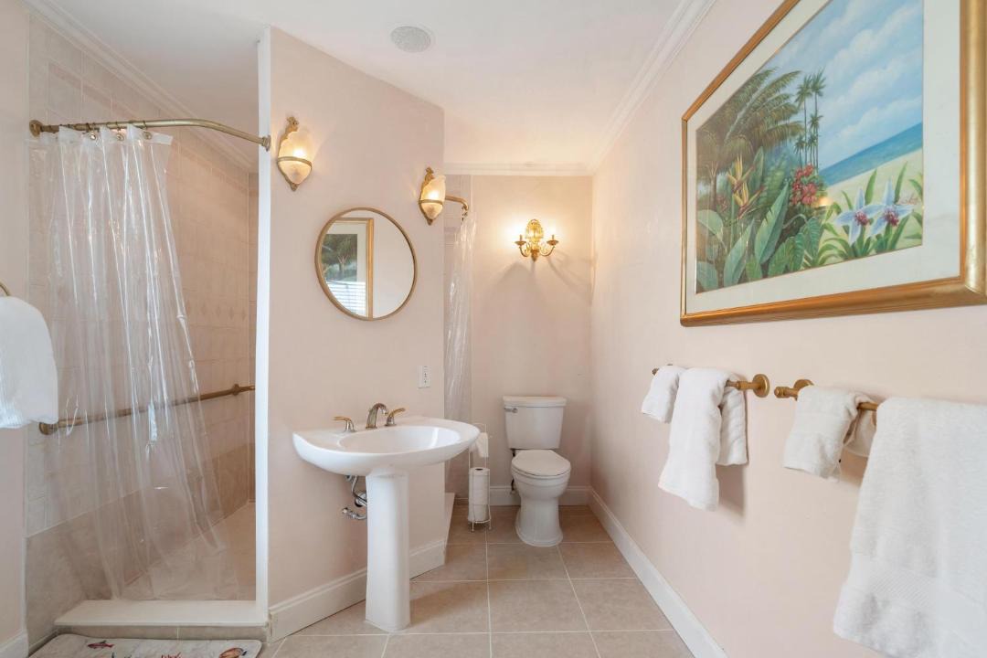 Photo of Bathroom in Treasure Island