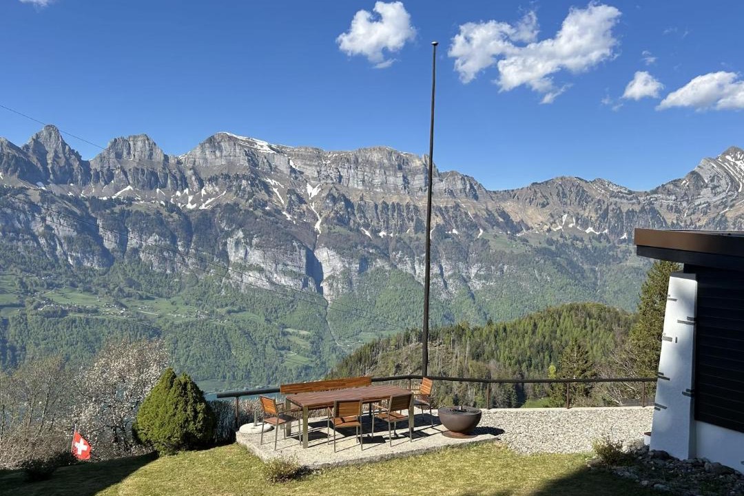 Photo of Others in Quarten