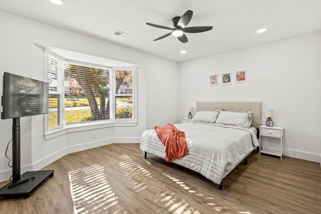 Photo of Bedroom in Farmers Branch