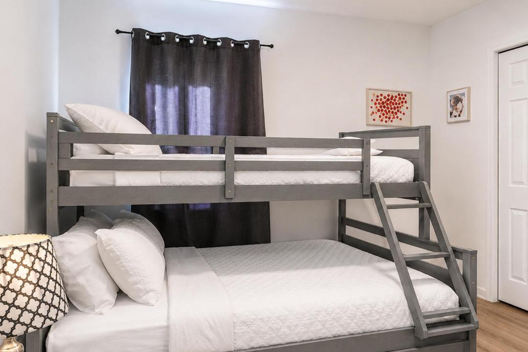 Photo of Bedroom in Windwood Bay
