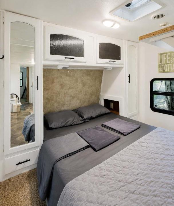 Photo of Others in Carling