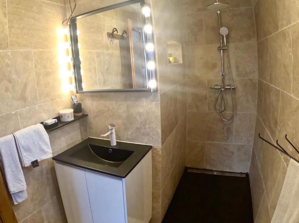 Photo of Bathroom in Les Pennes-Mirabeau