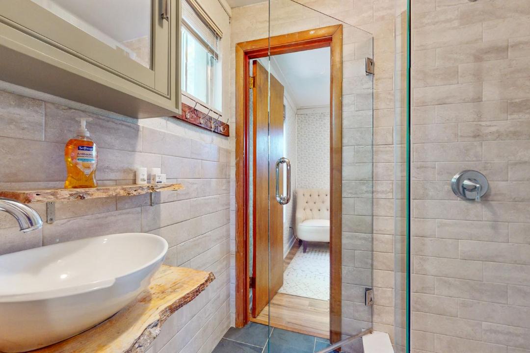 Photo of Bathroom in Huddleston