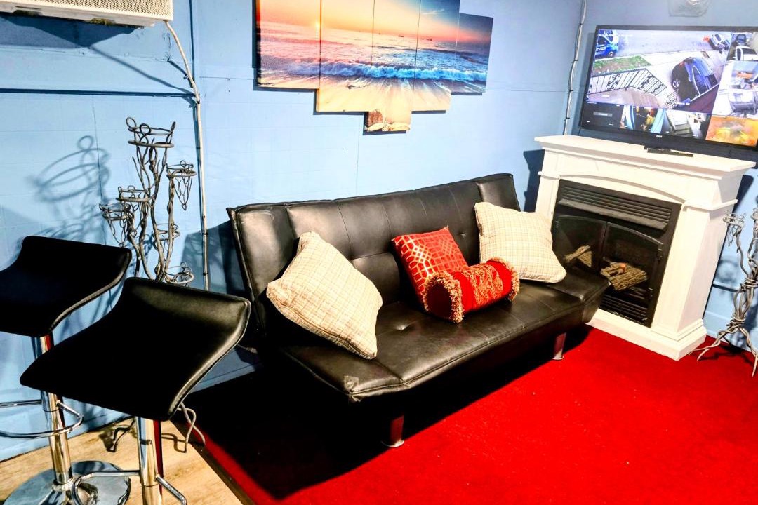 Photo of Livingroom in Forest Hill