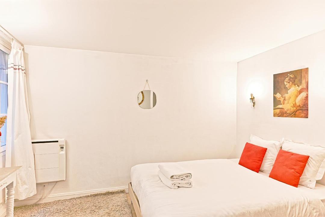 Photo of Bedroom in Saint-Merri