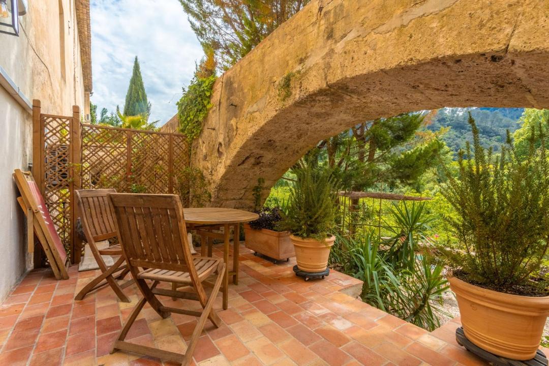 Photo of Patio Balcony in Meounes-les-Montrieux