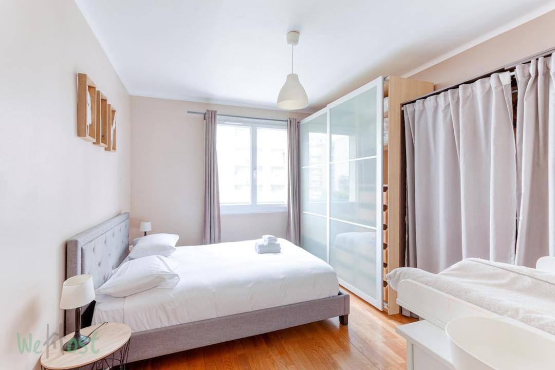 Photo of Bedroom in Yves Farge - Le Fleuve