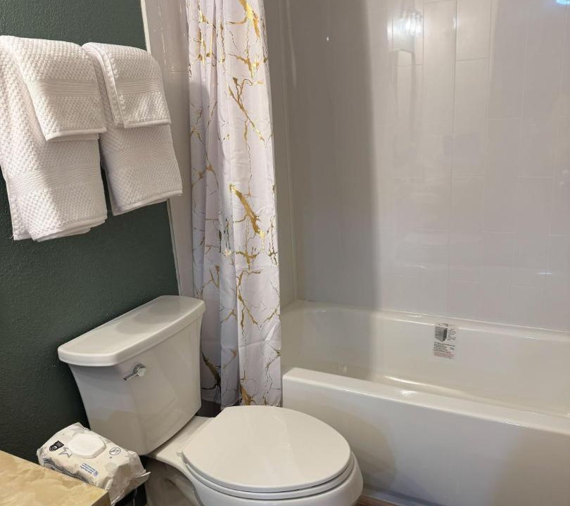 Photo of Bathroom in Damon