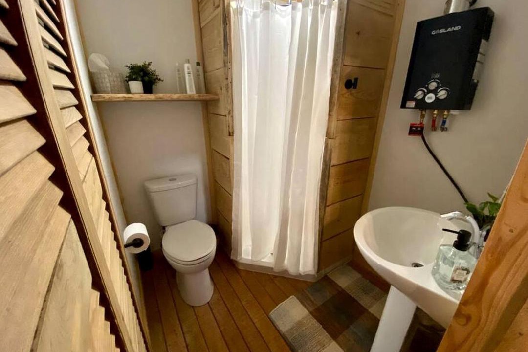 Photo of Bathroom in Boles