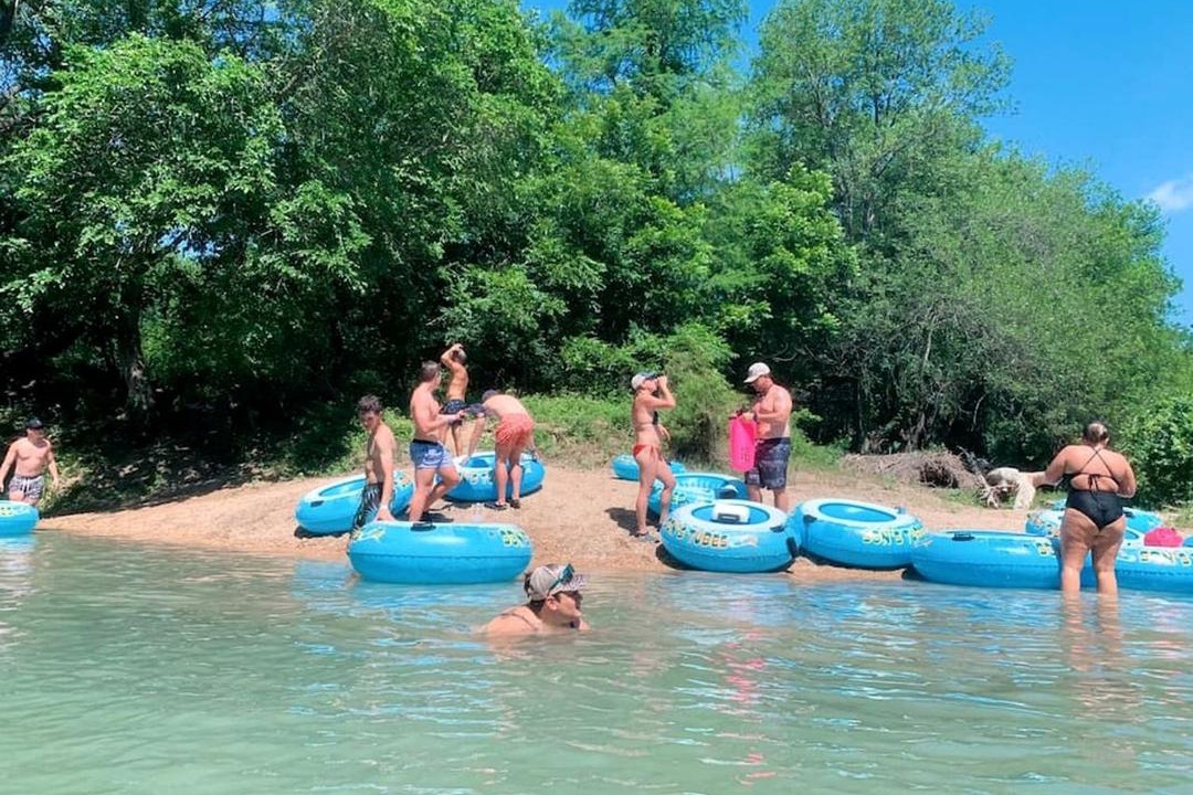 Photo of Others in Fentress