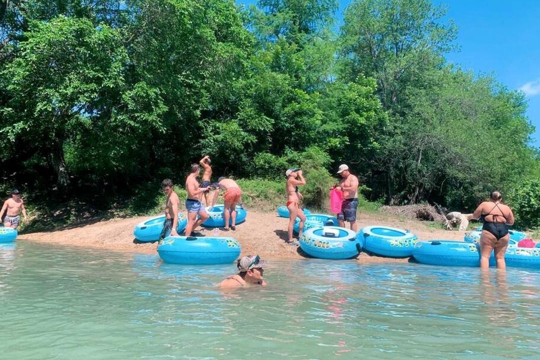 Photo of Others in Fentress