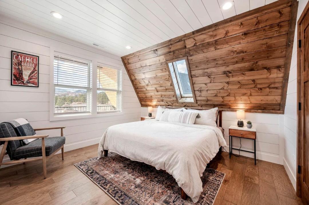 Photo of Bedroom in Torrey
