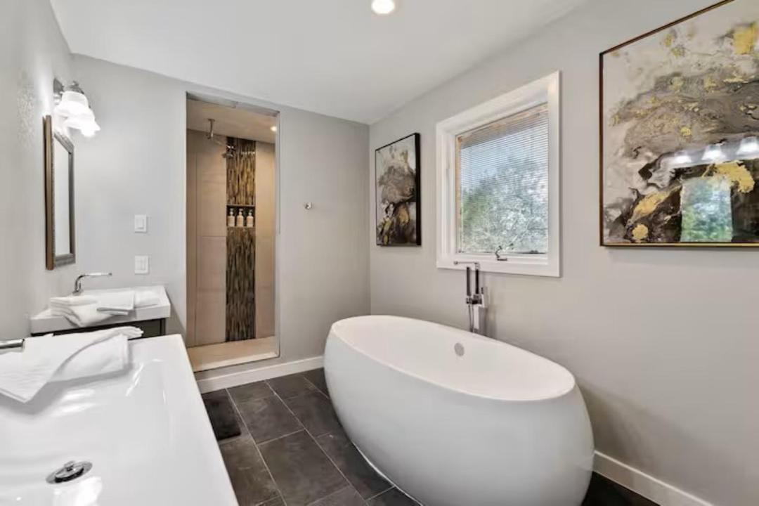 Photo of Bathroom in Grand Prairie