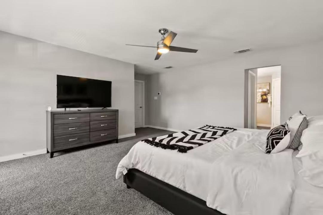 Photo of Bedroom in Grand Prairie