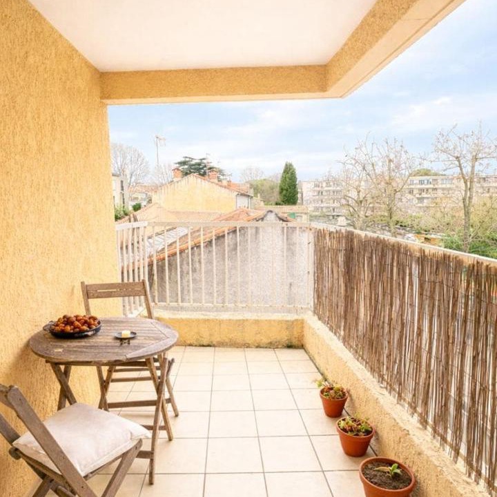Photo of Patio Balcony in Les Arceaux