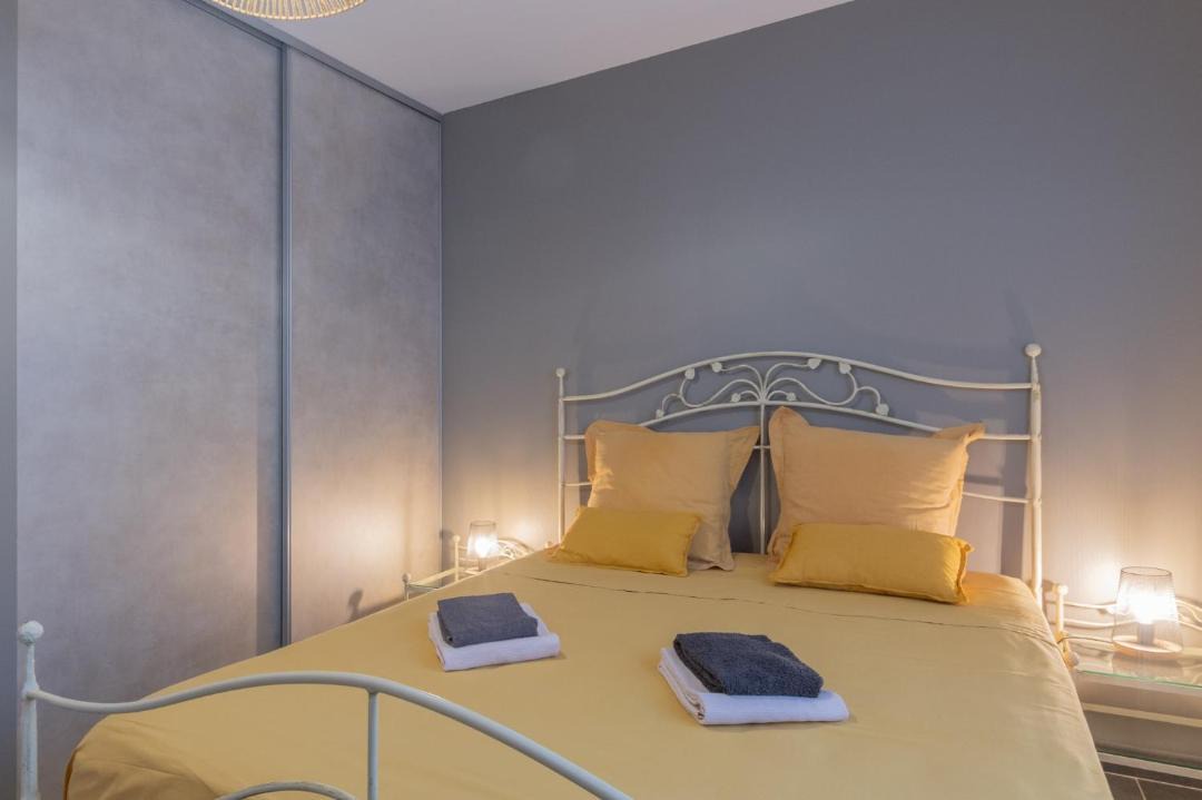 Photo of Bedroom in Labastide-de-Virac
