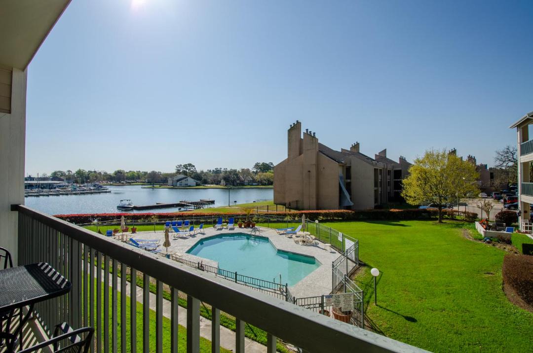 Photo of Patio Balcony in Walden on Lake Conroe