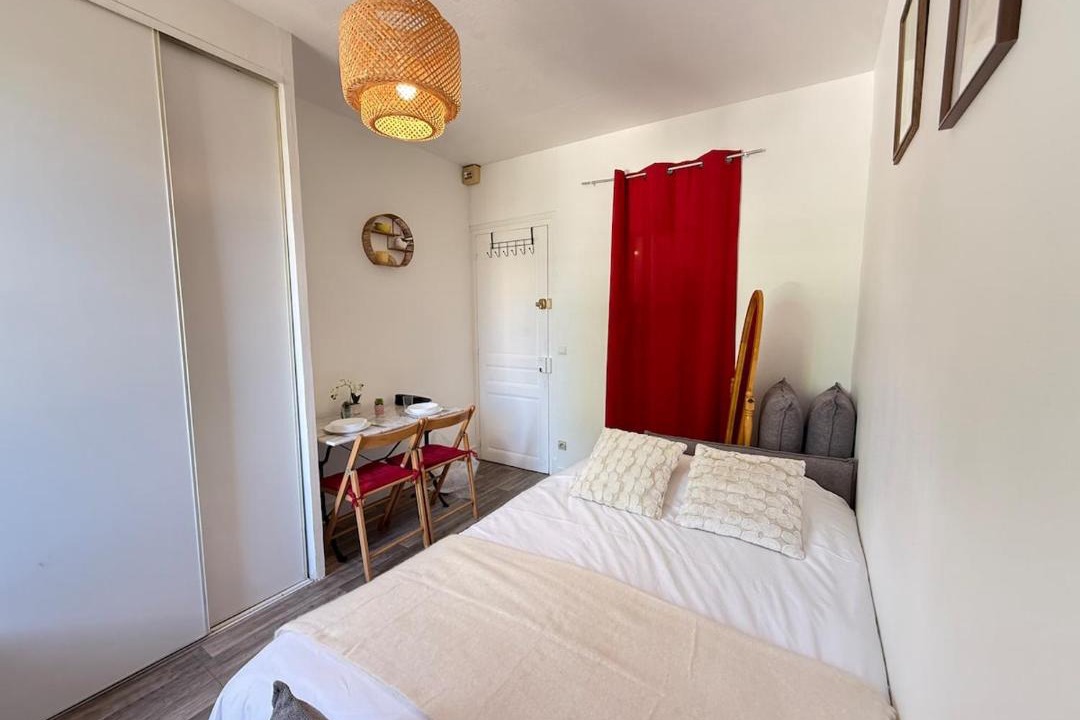 Photo of Bedroom in Margny-les-Compiegne