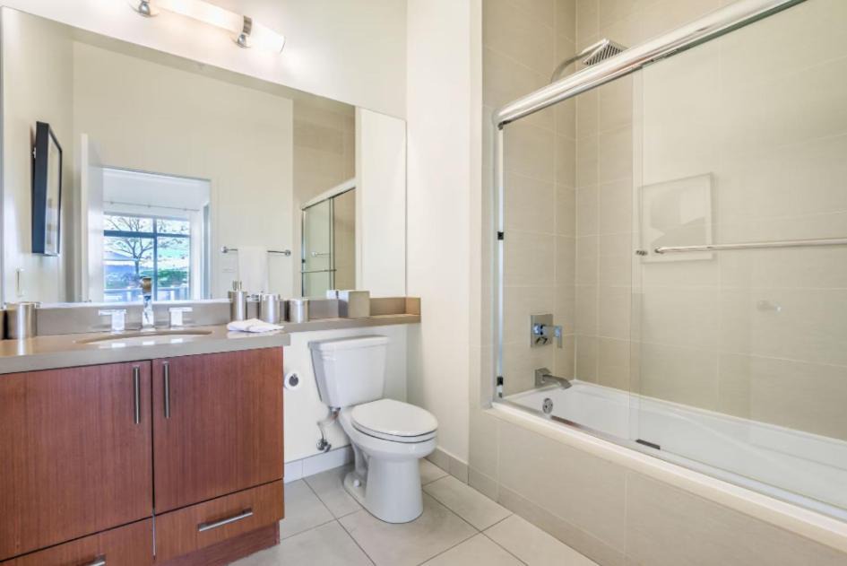Photo of Bathroom in NoHo Arts District