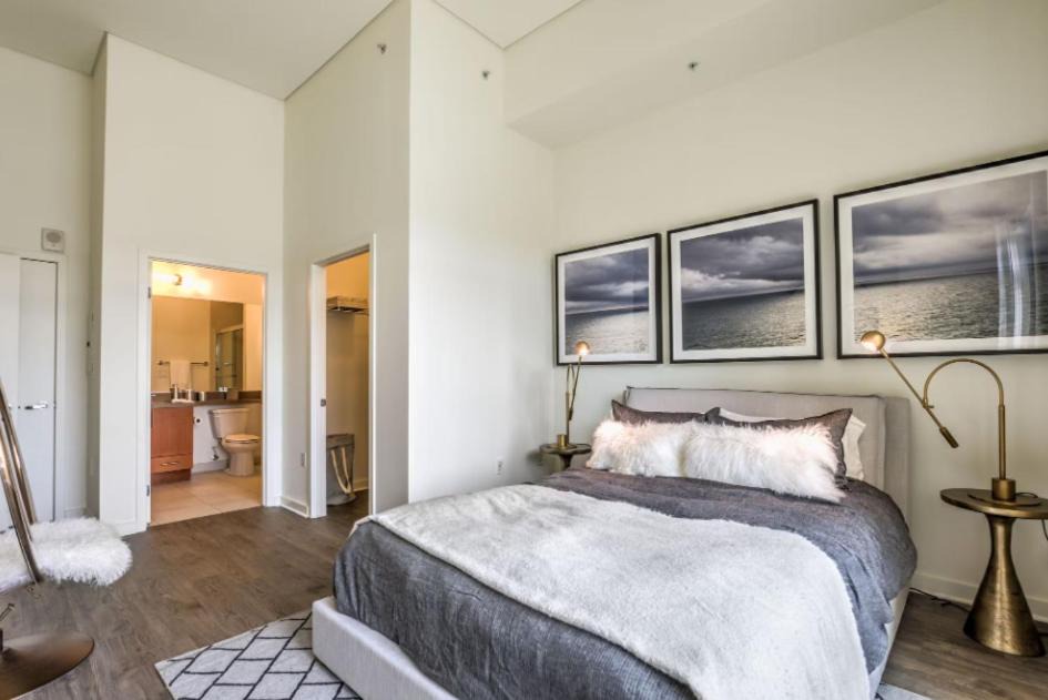Photo of Bedroom in NoHo Arts District