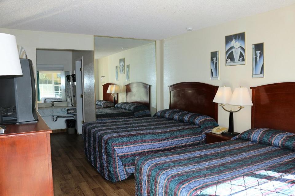Photo of Bedroom in Lakeside Park