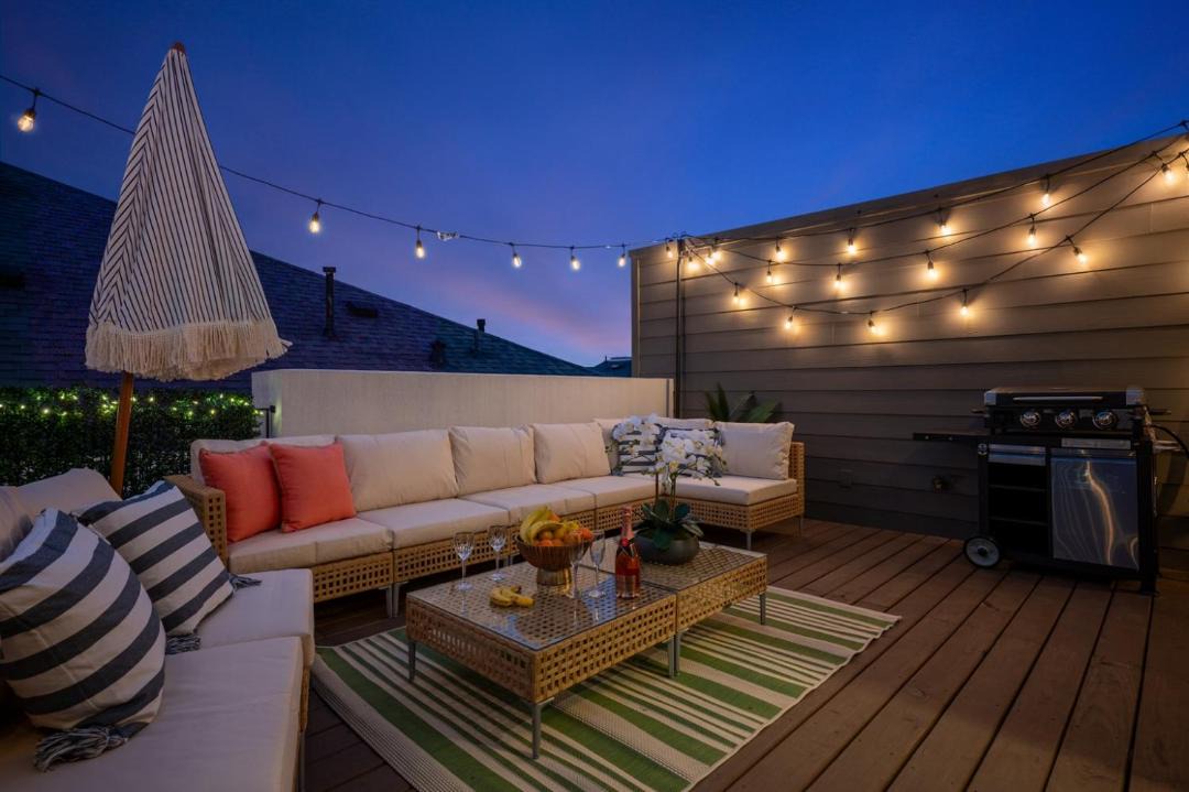 Photo of Patio Balcony in Washington Ave./ Memorial Park