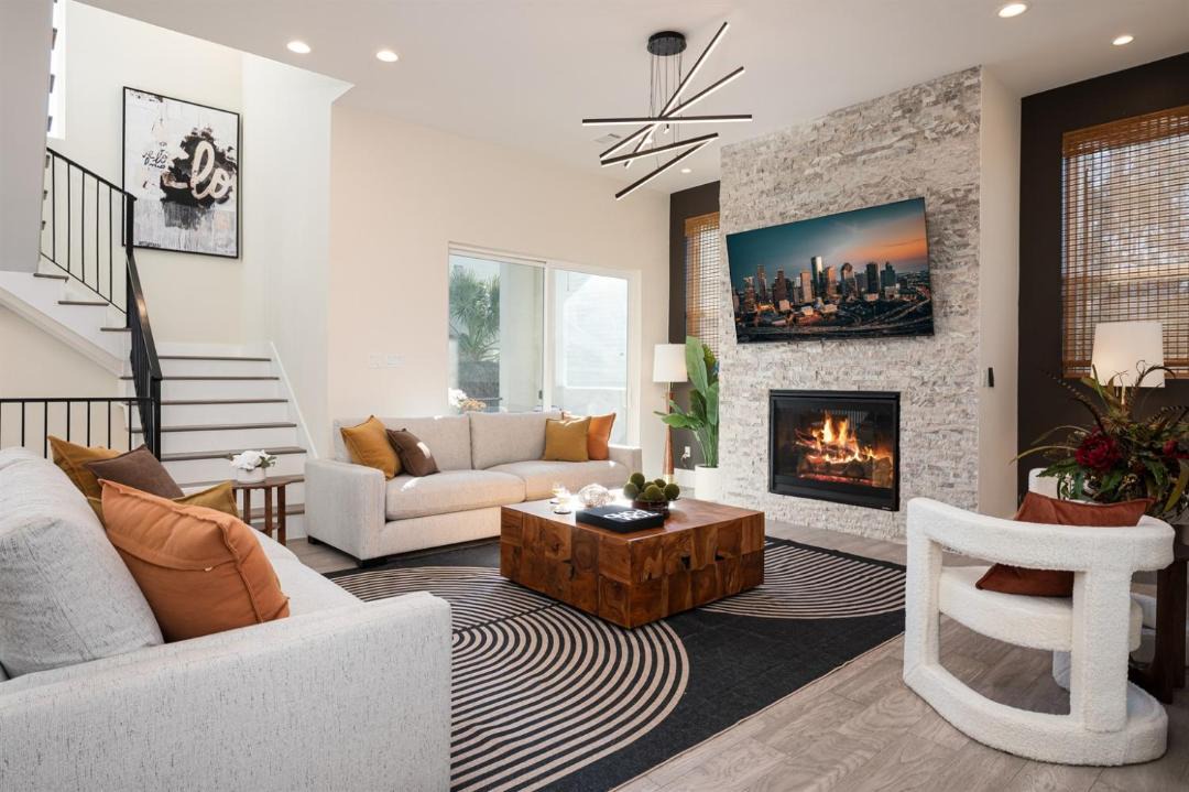 Photo of Livingroom in Washington Ave./ Memorial Park