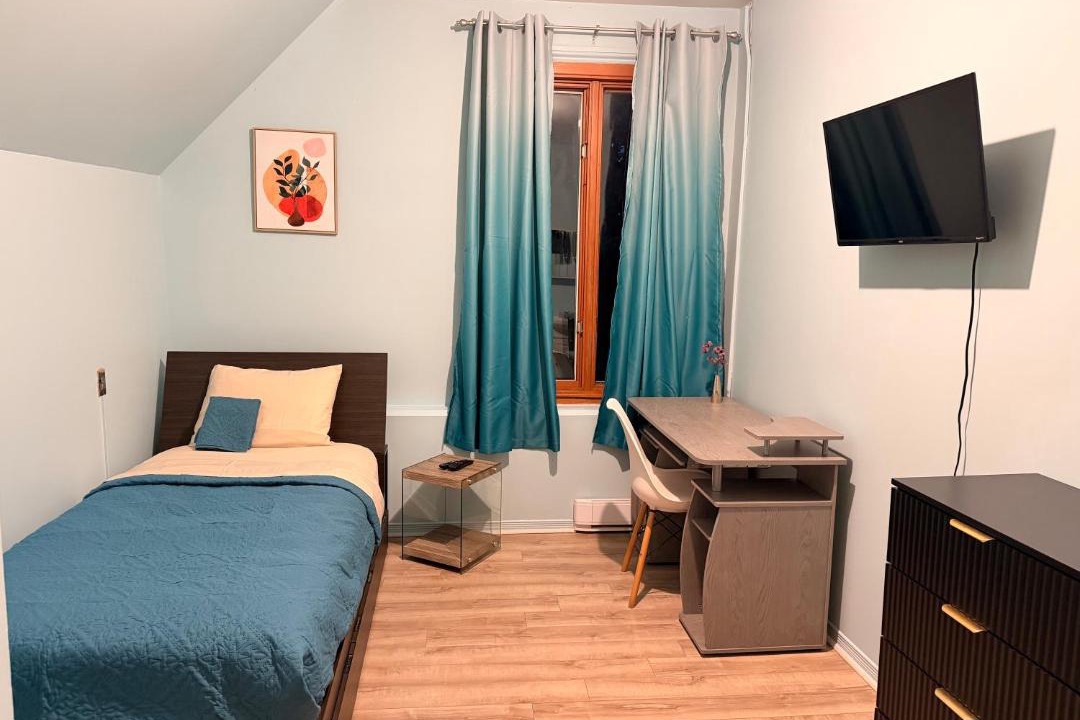 Photo of Bedroom in Saint-Augustin-de-Desmaures