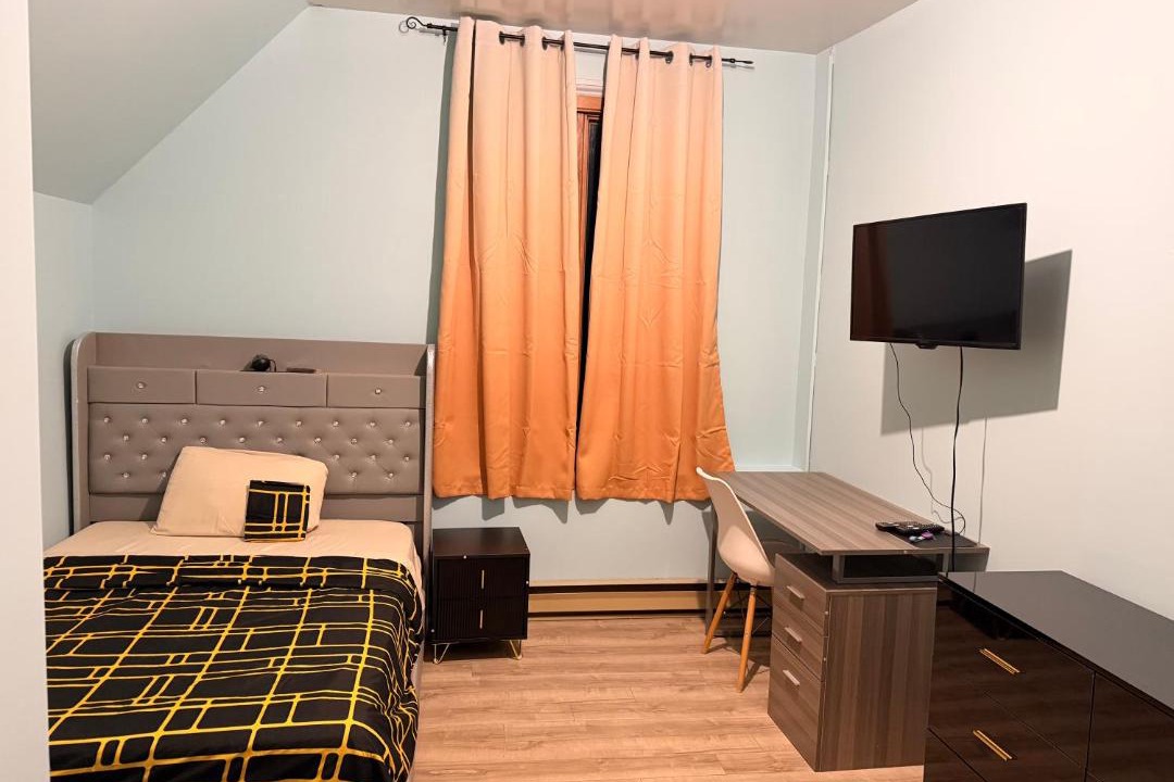 Photo of Bedroom in Saint-Augustin-de-Desmaures