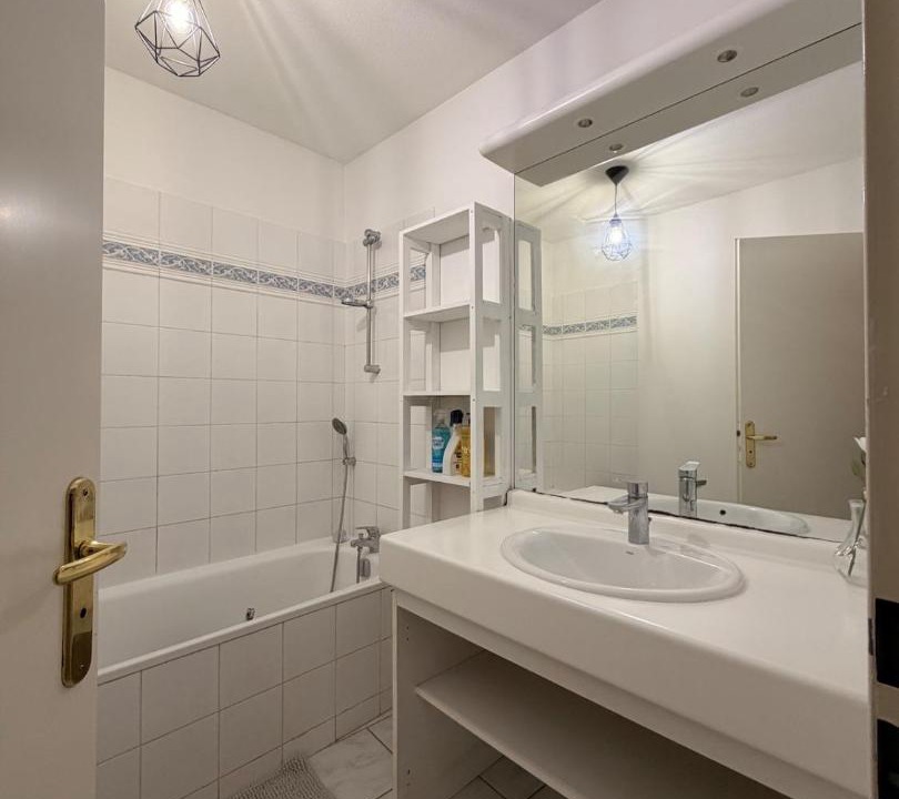 Photo of Bathroom in Lormont