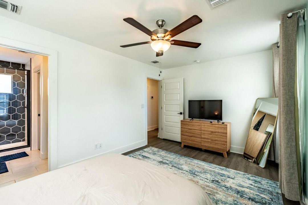 Photo of Bedroom in Midtown