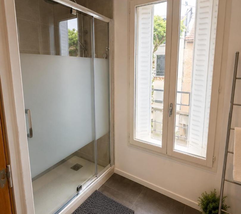 Photo of Bathroom in Le Perreux-sur-Marne