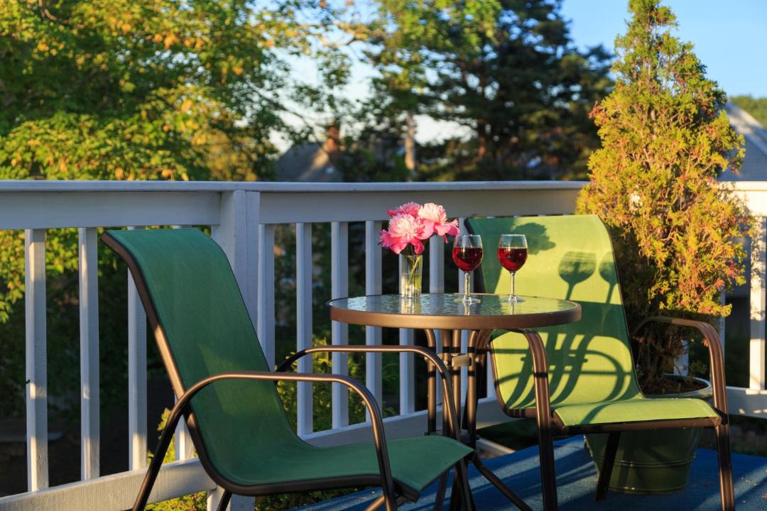 Photo of Patio Balcony in Off Broadway