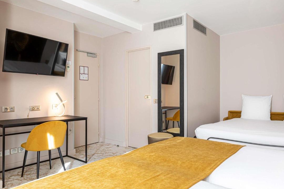 Photo of Bedroom in 13th Arrondissement