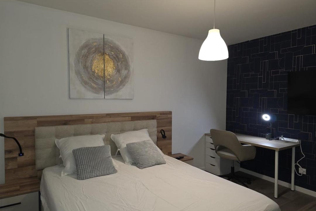 Photo of Bedroom in Center