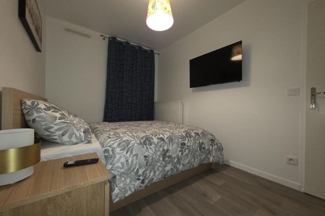 Photo of Bedroom in Center