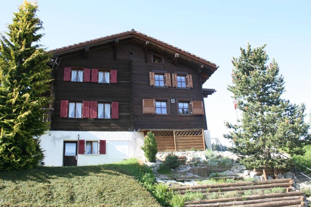 Photo of Buildings in Tavanasa