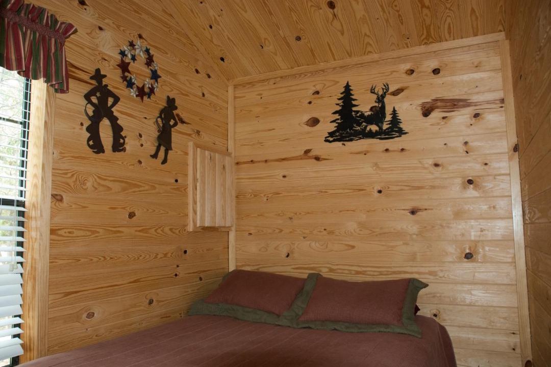 Photo of Bedroom in Lakehills