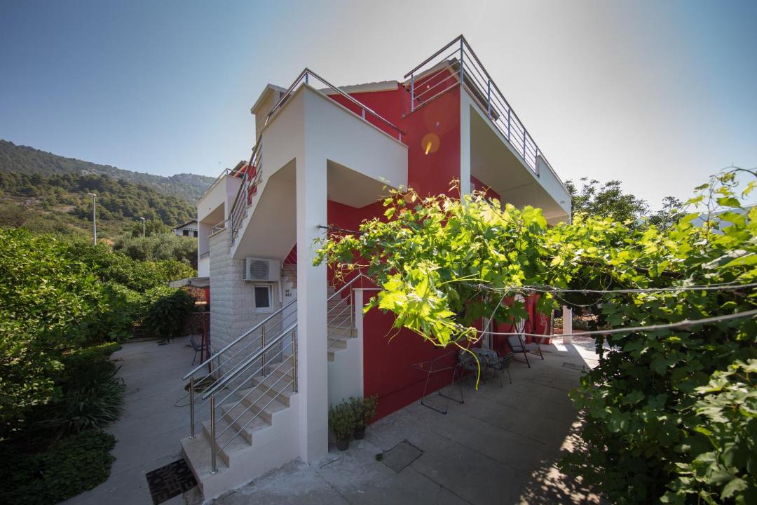 Photo of Buildings in Komiza