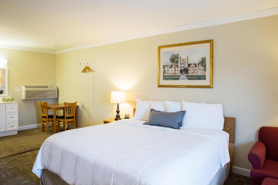 Photo of Bedroom in Bryant Pattengill East