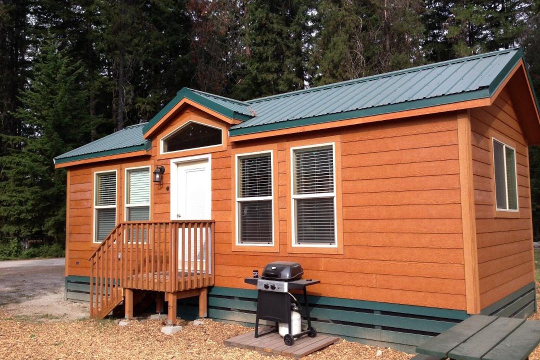 Photo of Buildings in Emigrant Gap