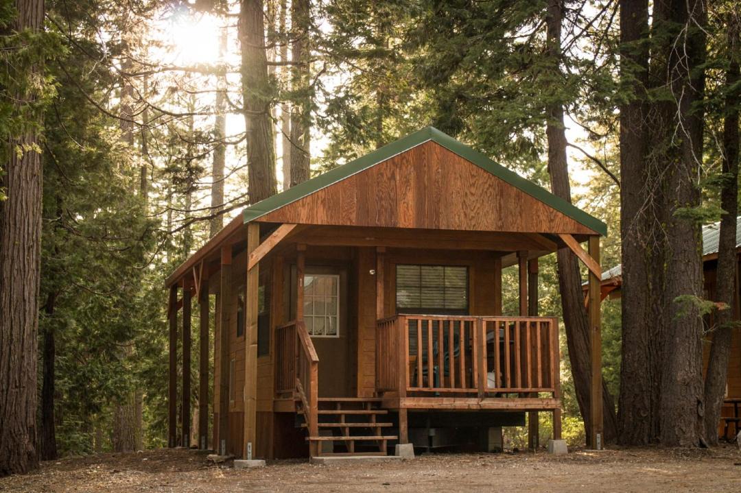 Photo of Buildings in Emigrant Gap